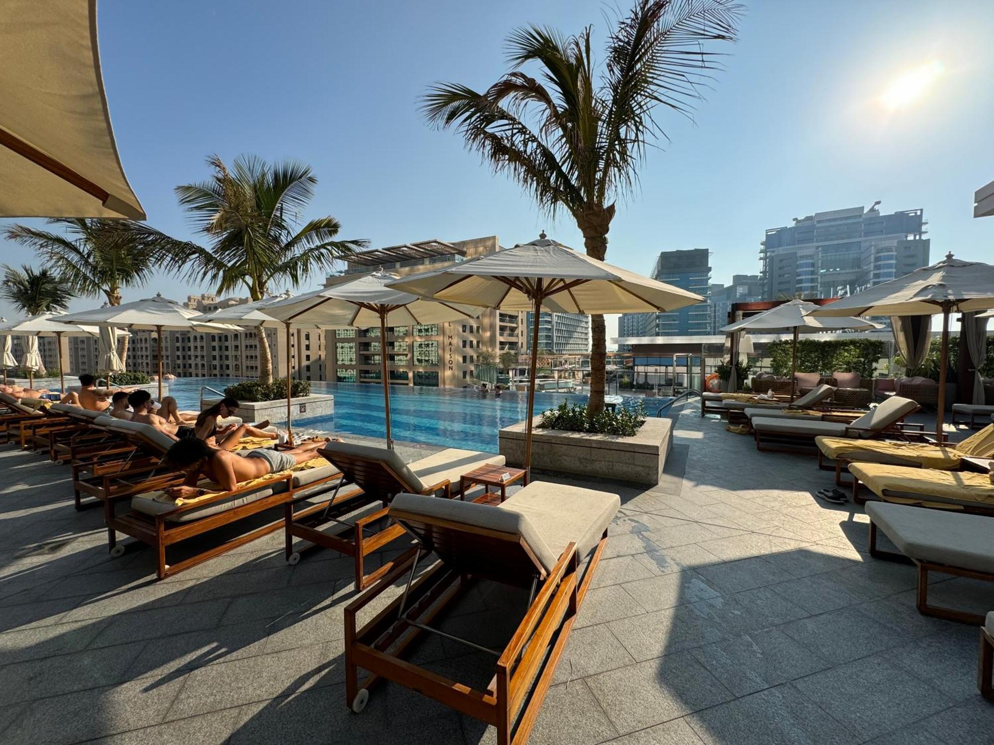 Sea View By By St Regis 5 Stars Infinity Pool