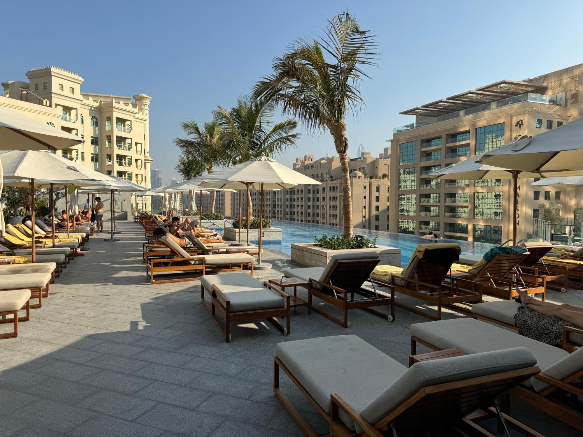 Sea View By By St Regis 5 Stars Infinity Pool